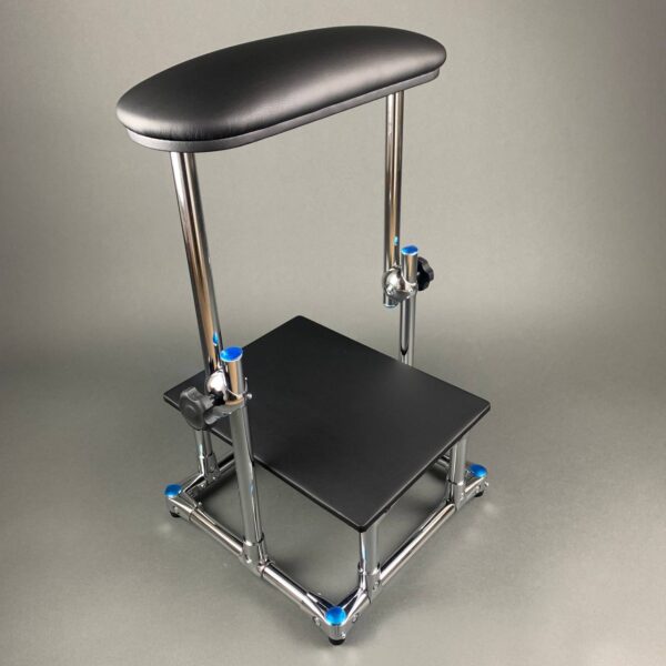 AKRI Pedicure Footrest with Shelf