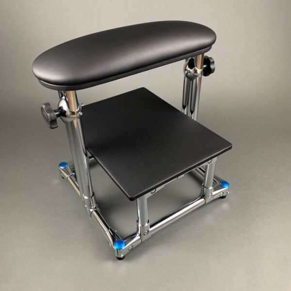 AKRI Pedicure Footrest with Shelf
